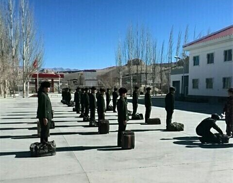 ���b����